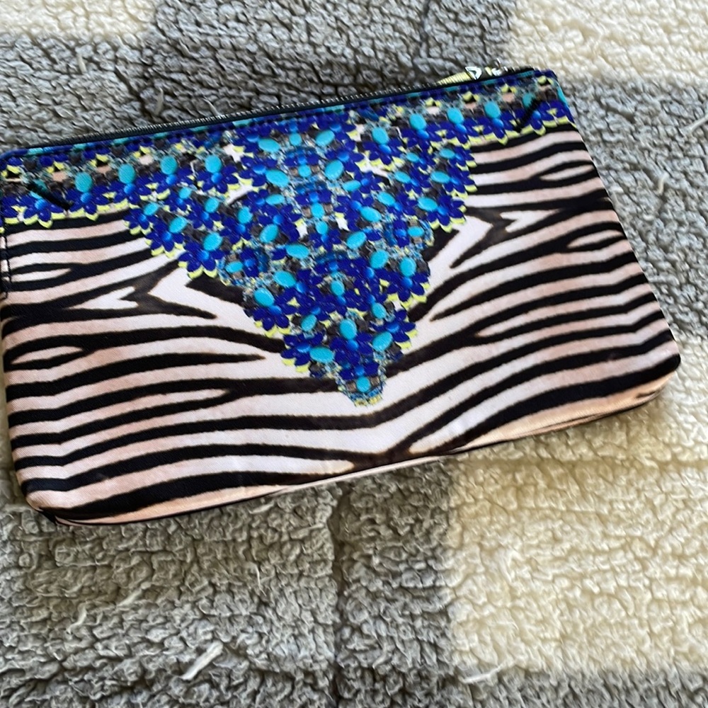 Zebra pouch